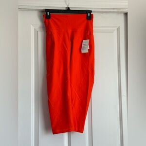 New Old Navy Active Medium Neon Orange Elevate Go Dry High Rise Crop Leggings